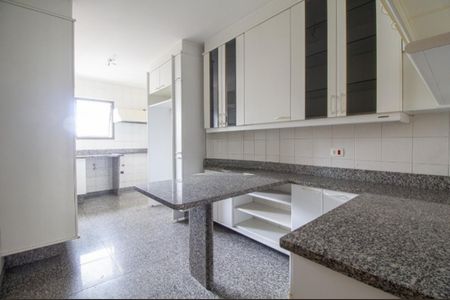 Apartamento para alugar com 194m², 4 quartos e 3 vagas