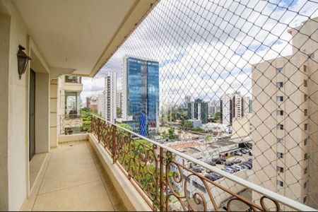 Apartamento para alugar com 194m², 4 quartos e 3 vagas