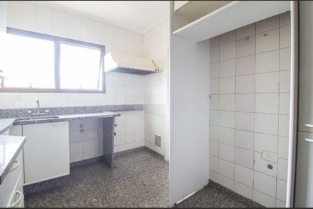 Apartamento para alugar com 194m², 4 quartos e 3 vagas