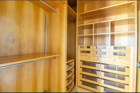 Apartamento para alugar com 194m², 4 quartos e 3 vagas