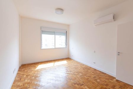 Apartamento à venda com 230m², 3 quartos e 2 vagas Apartamento à venda com 230m², 3 quartos e 2 vagasQuarto 1 - Suíte