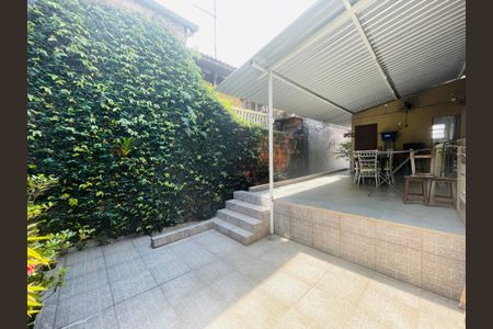 Casa à venda com 125m², 2 quartos e 2 vagas Casa à venda com 125m², 2 quartos e 2 vagasChurrasqueira
