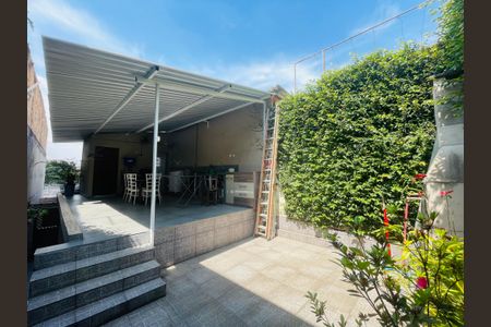 Casa à venda com 125m², 2 quartos e 2 vagas Casa à venda com 125m², 2 quartos e 2 vagasChurrasqueira