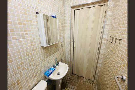 Casa à venda com 125m², 2 quartos e 2 vagas Casa à venda com 125m², 2 quartos e 2 vagasBanheiro Social