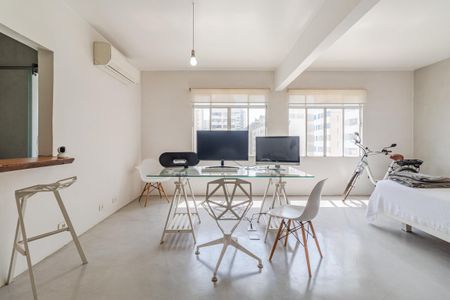 Sala/Quarto de apartamento à venda com 1 quarto, 56m² em Pinheiros, São Paulo