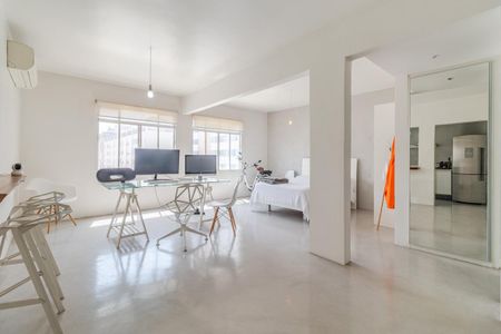 Sala/Quarto de apartamento à venda com 1 quarto, 56m² em Pinheiros, São Paulo