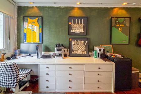 Apartamento à venda com 242m², 3 quartos e 2 vagas Apartamento à venda com 242m², 3 quartos e 2 vagasBanheiro da Suíte 2