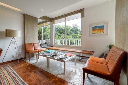 Apartamento à venda com 242m², 3 quartos e 2 vagas Apartamento à venda com 242m², 3 quartos e 2 vagasSala