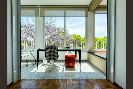 Apartamento à venda com 242m², 3 quartos e 2 vagas