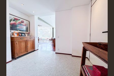 Apartamento à venda com 242m², 3 quartos e 2 vagas