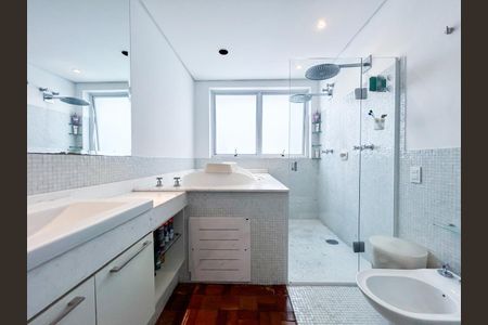 Apartamento à venda com 242m², 3 quartos e 2 vagas