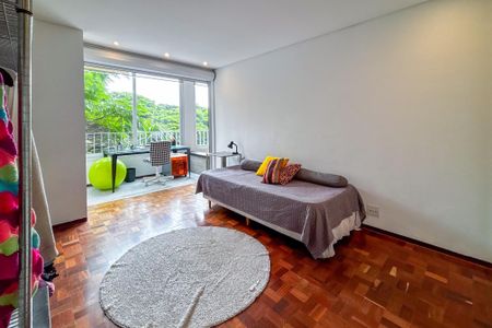 Apartamento à venda com 242m², 3 quartos e 2 vagas Apartamento à venda com 242m², 3 quartos e 2 vagasQuarto