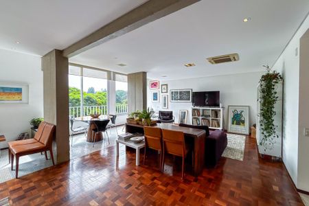 Apartamento à venda com 242m², 3 quartos e 2 vagas Apartamento à venda com 242m², 3 quartos e 2 vagasSala