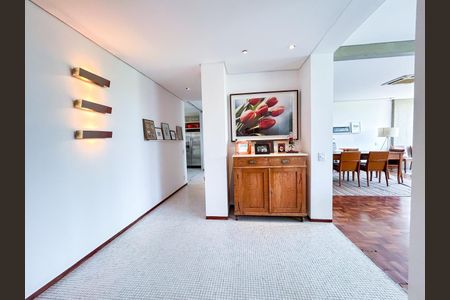 Apartamento à venda com 242m², 3 quartos e 2 vagas