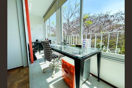 Apartamento à venda com 242m², 3 quartos e 2 vagas