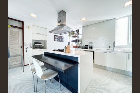 Apartamento à venda com 242m², 3 quartos e 2 vagas