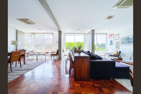 Apartamento à venda com 242m², 3 quartos e 2 vagas