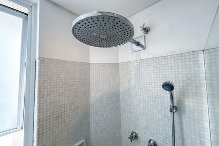 Apartamento à venda com 242m², 3 quartos e 2 vagas Apartamento à venda com 242m², 3 quartos e 2 vagasBanheiro da Suíte 2