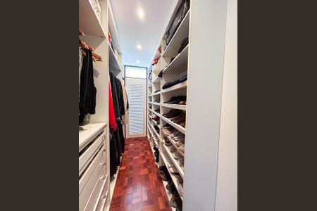 Apartamento à venda com 242m², 3 quartos e 2 vagas