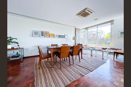 Apartamento à venda com 242m², 3 quartos e 2 vagas