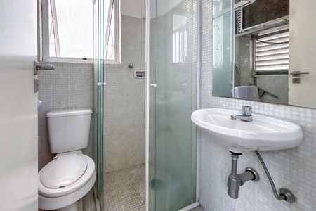 Apartamento à venda com 242m², 3 quartos e 2 vagas Apartamento à venda com 242m², 3 quartos e 2 vagasBanheiro de serviço