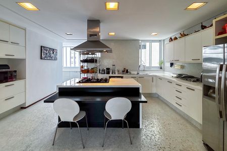 Apartamento à venda com 242m², 3 quartos e 2 vagas Apartamento à venda com 242m², 3 quartos e 2 vagasCozinha