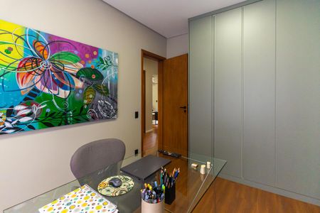 Apartamento à venda com 128m², 2 quartos e 3 vagasQuarto 