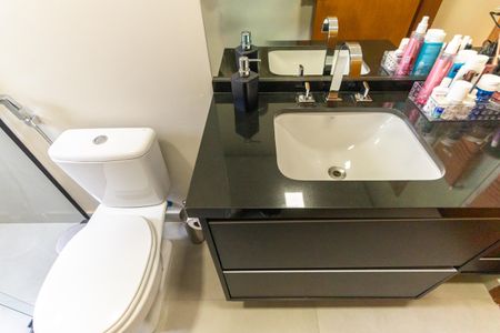 Apartamento à venda com 128m², 2 quartos e 3 vagasBanheiro da Suíte