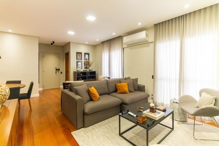 Apartamento à venda com 128m², 2 quartos e 3 vagasSala