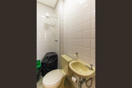 Apartamento à venda com 128m², 2 quartos e 3 vagasBanheiro de Serviço