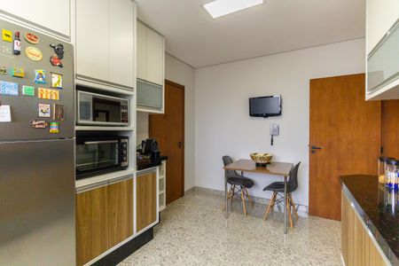 Apartamento à venda com 128m², 2 quartos e 3 vagasCozinha