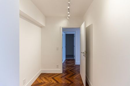 Apartamento à venda com 167m², 3 quartos e 2 vagas Apartamento à venda com 167m², 3 quartos e 2 vagasSuíte 1
