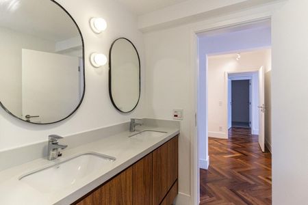 Apartamento à venda com 167m², 3 quartos e 2 vagas Apartamento à venda com 167m², 3 quartos e 2 vagasBanheiro da Suíte 1