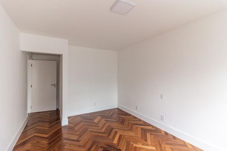 Apartamento à venda com 167m², 3 quartos e 2 vagas Apartamento à venda com 167m², 3 quartos e 2 vagasSuíte 2