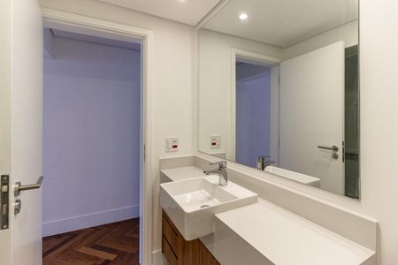 Apartamento à venda com 167m², 3 quartos e 2 vagas Apartamento à venda com 167m², 3 quartos e 2 vagasBanheiro Social