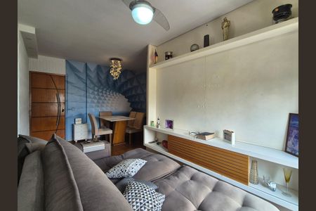 Sala  de apartamento à venda com 2 quartos, 58m² em Barra da Tijuca, Rio de Janeiro