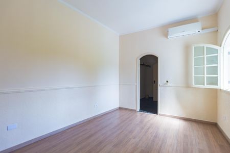 Casa à venda com 240m², 3 quartos e 2 vagas Casa à venda com 240m², 3 quartos e 2 vagasSuíte