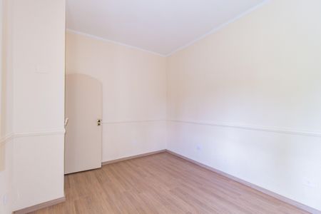 Casa à venda com 240m², 3 quartos e 2 vagas Casa à venda com 240m², 3 quartos e 2 vagasSuíte