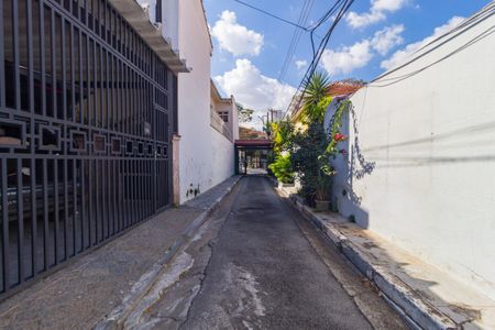 Casa à venda com 240m², 3 quartos e 2 vagas Casa à venda com 240m², 3 quartos e 2 vagasVista da rua