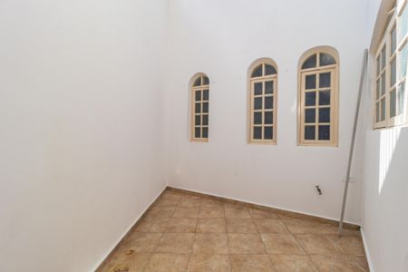 Casa à venda com 240m², 3 quartos e 2 vagas Casa à venda com 240m², 3 quartos e 2 vagasQuintal