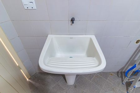 Casa à venda com 240m², 3 quartos e 2 vagas Casa à venda com 240m², 3 quartos e 2 vagasDetalhe - Área de Serviço