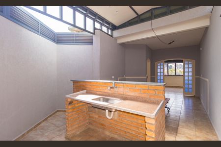 Casa à venda com 240m², 3 quartos e 2 vagas Casa à venda com 240m², 3 quartos e 2 vagasEspaço Gourmet