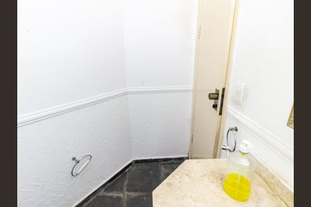 Casa à venda com 240m², 3 quartos e 1 vagaLavabo