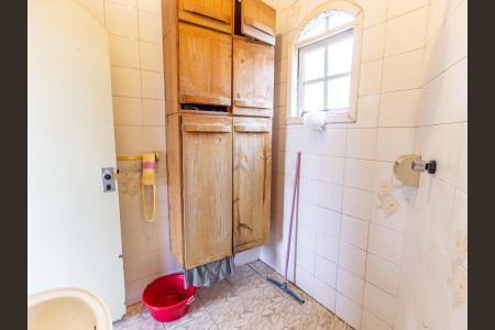 Casa à venda com 240m², 3 quartos e 1 vagaBanheiro