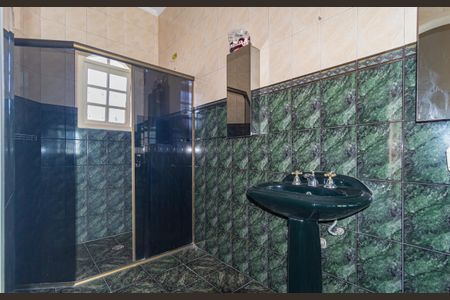 Casa à venda com 240m², 3 quartos e 2 vagas Casa à venda com 240m², 3 quartos e 2 vagasBanheiro - Suíte