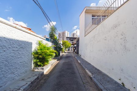 Casa à venda com 240m², 3 quartos e 2 vagas Casa à venda com 240m², 3 quartos e 2 vagasVista da rua