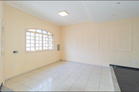 Casa à venda com 240m², 3 quartos e 2 vagas Casa à venda com 240m², 3 quartos e 2 vagasSala de Estar