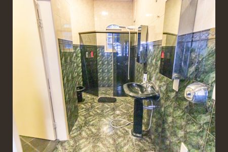 Casa à venda com 240m², 3 quartos e 1 vagaBanheiro da Suíte 2