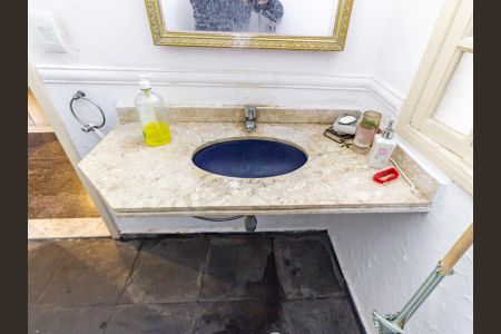 Casa à venda com 240m², 3 quartos e 1 vagaLavabo