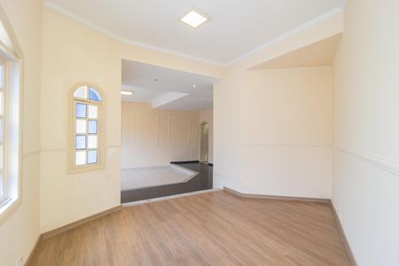 Casa à venda com 240m², 3 quartos e 2 vagas Casa à venda com 240m², 3 quartos e 2 vagasSala de Jantar